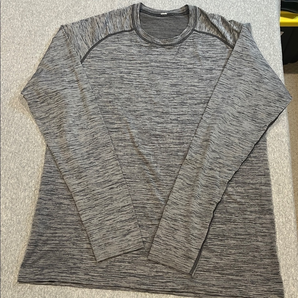 LULULEMON size L men's metal vent tech long sleeve tee